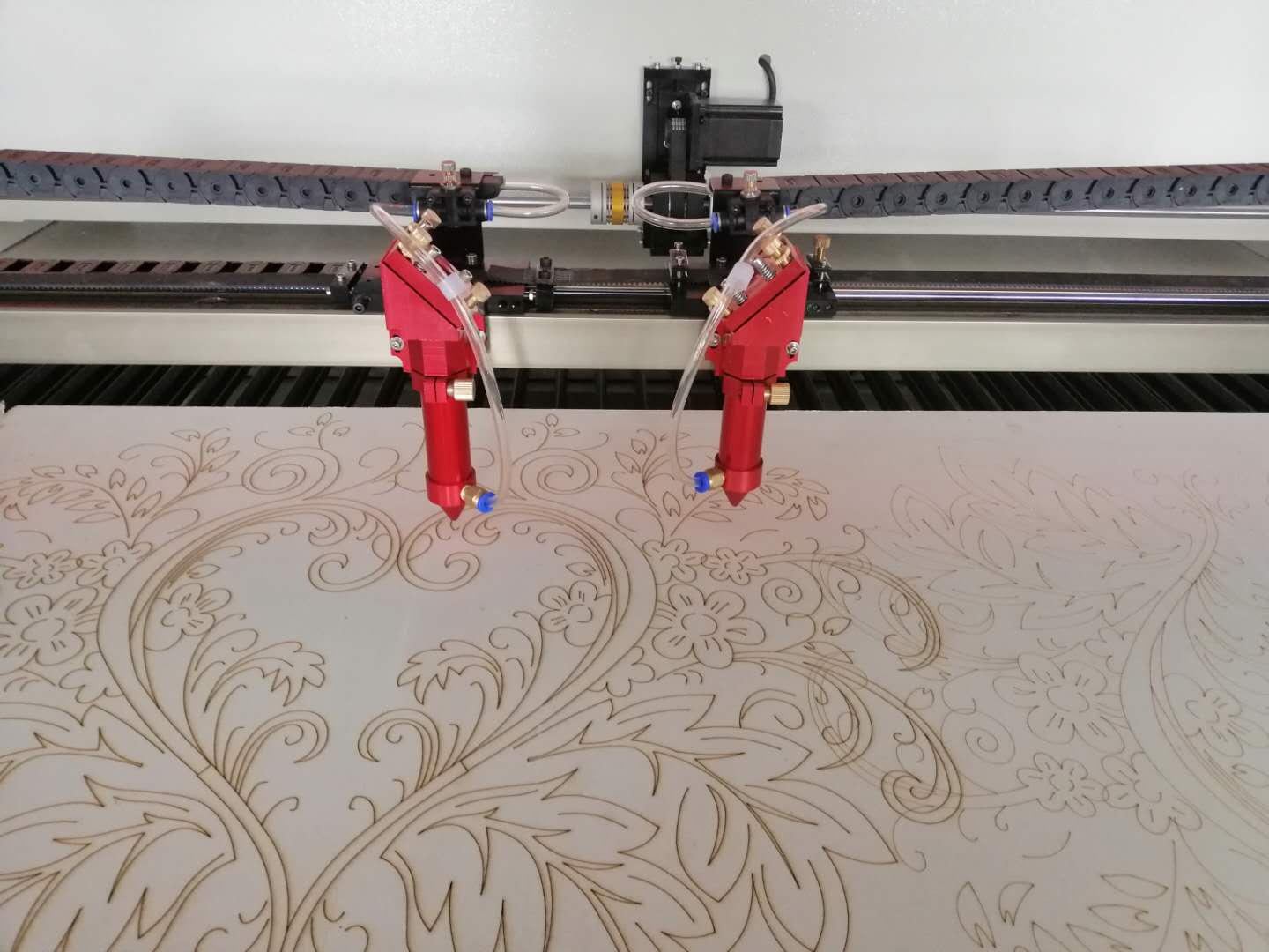 關(guān)于廣告工藝品亞克力材料用激光切割機(jī)雕刻的參數(shù)設(shè)置！