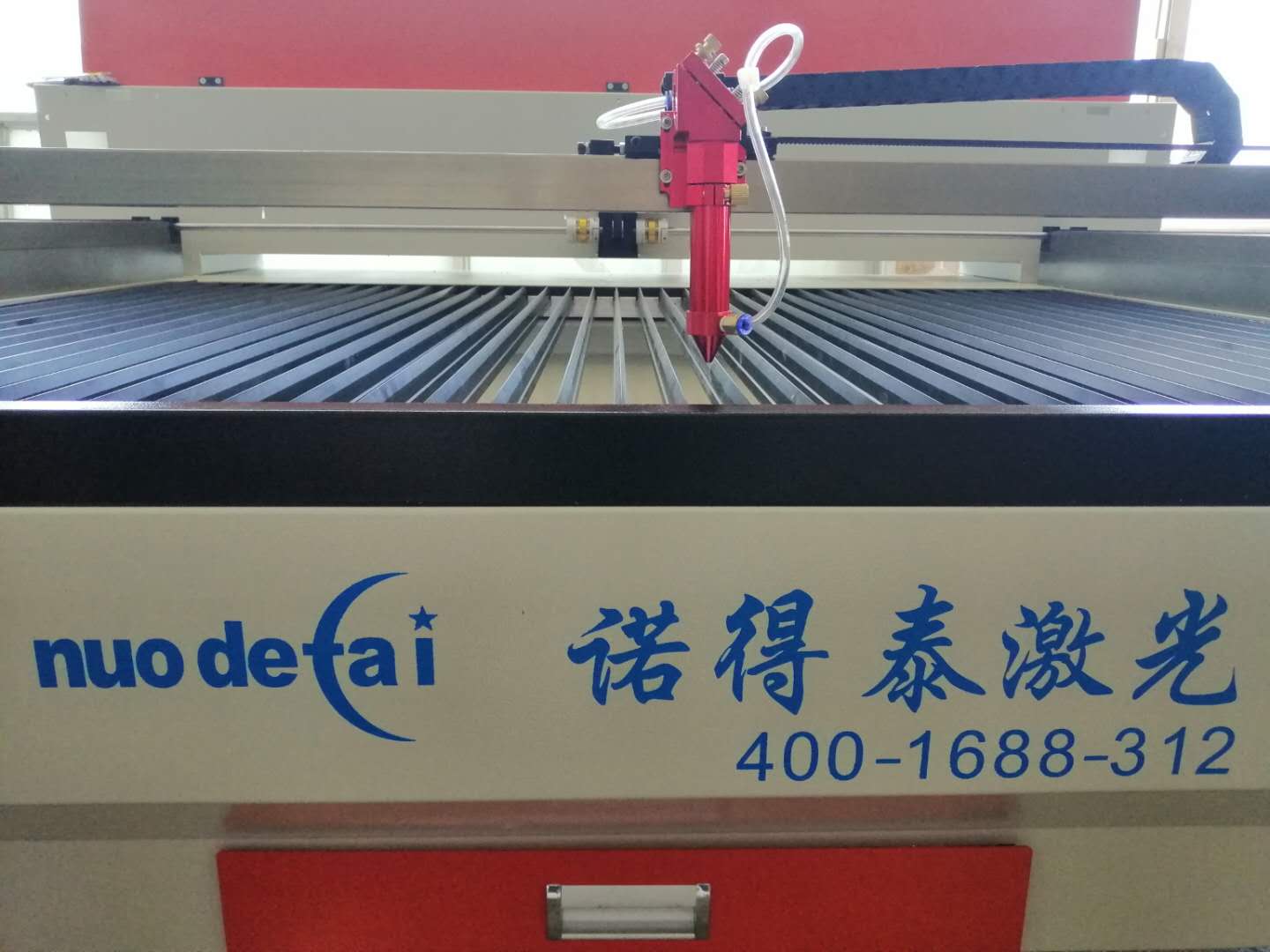 在雕刻行業(yè)激光切割機(jī)是一種被遺忘的記憶！