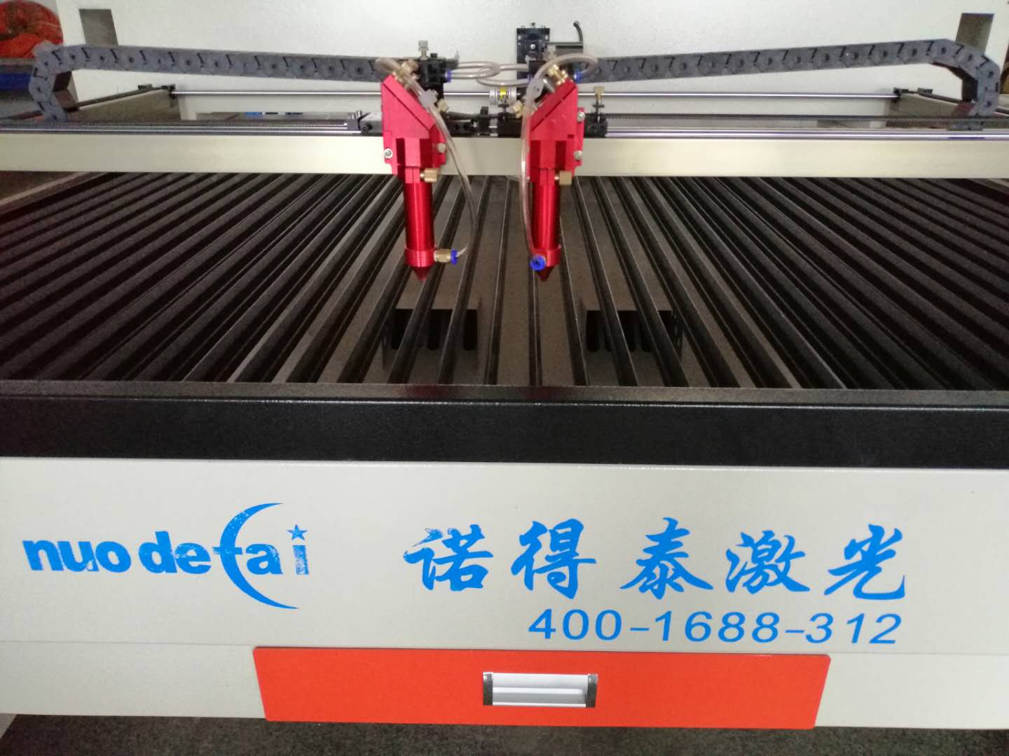 哪幾種因素會(huì)導(dǎo)致小型激光切割機(jī)加載不了數(shù)據(jù)？