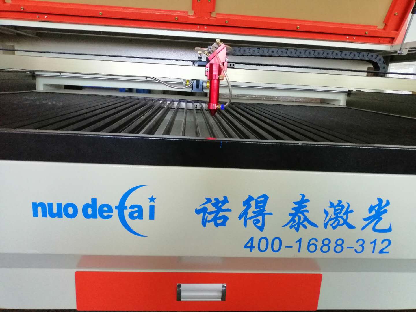 布料激光切割機(jī)是不是超快越好，快速切割有什么影響！