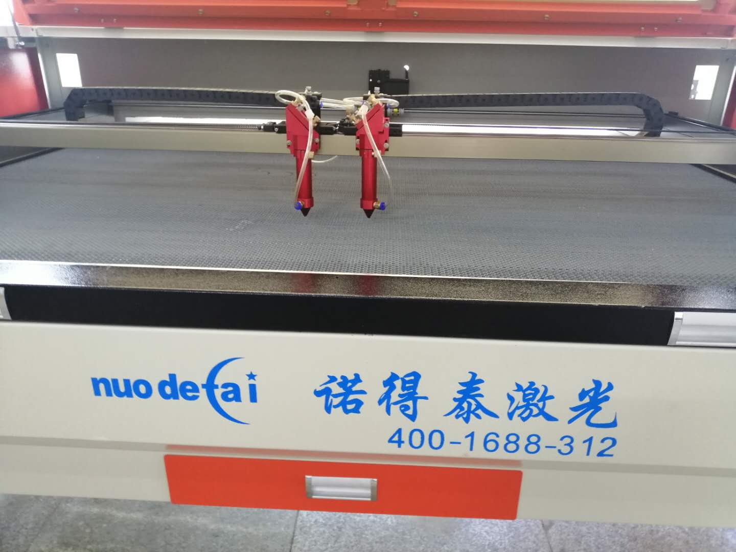 買一臺布料激光切割機(jī)來加工一個小時利潤有多少？