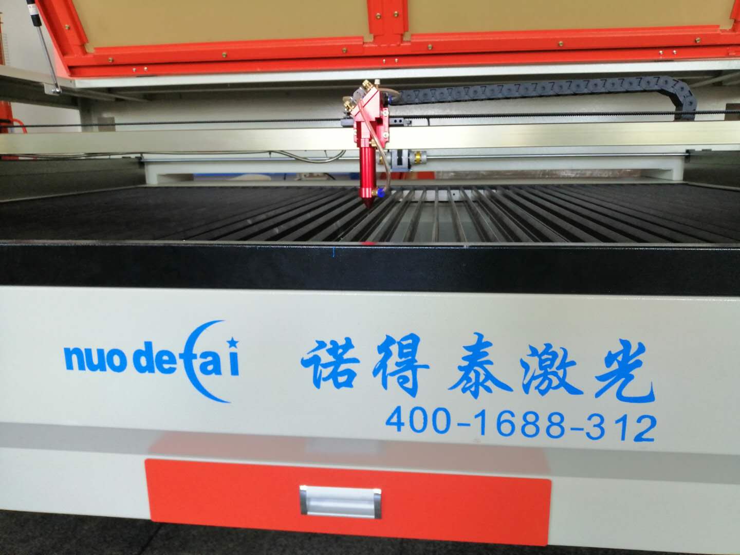 山東小型激光切割機(jī)是如何做到低價(jià)格？