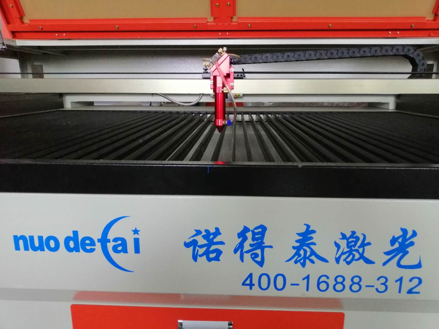 一件工藝品的誕生：亞克力激光切割機大師級水準！