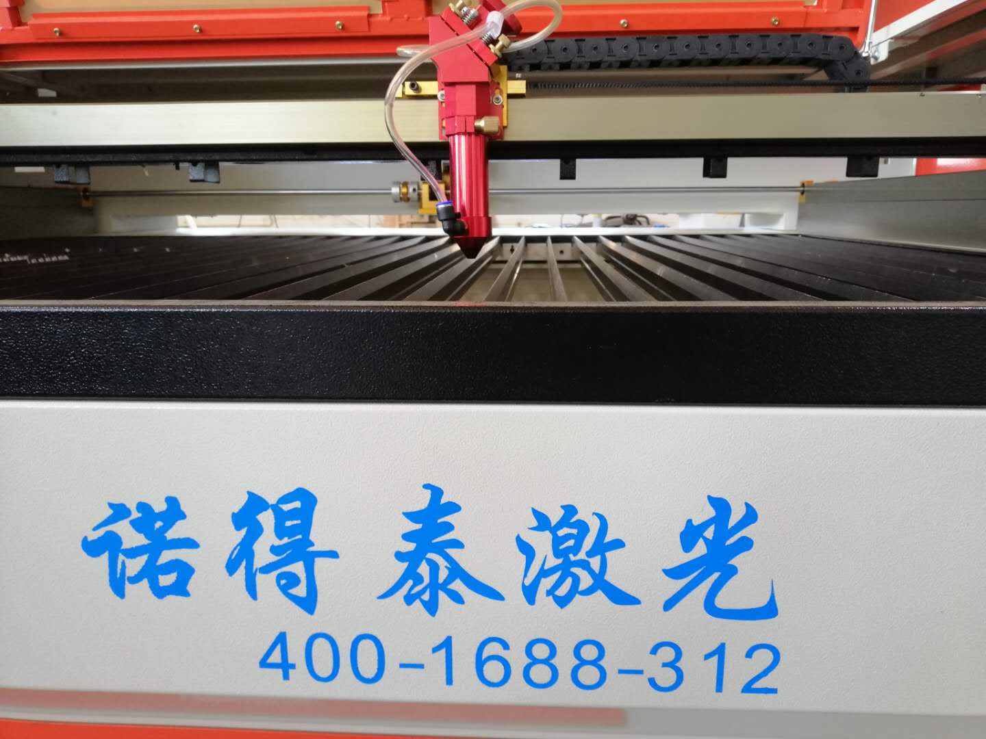 亞克力激光切割機可以二十四小時工作的原因？